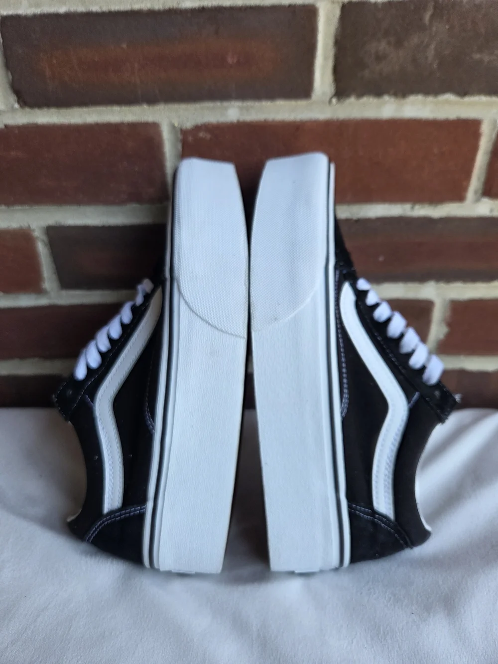 Vans Old Skool Platform Black White Sneakers Women’s Size 8